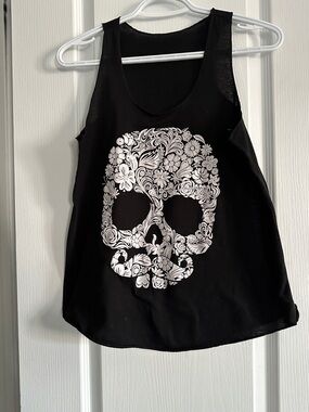 Black Tank Top with White Floral Skull Graphic grunge Halloween women’s small